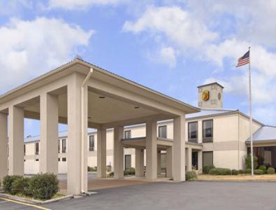 Super 8 By Wyndham Indianola Hotel Exterior photo